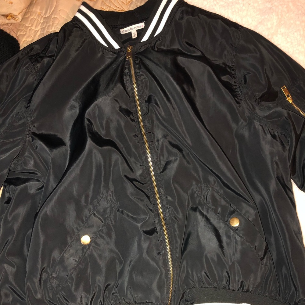Black zipper bomber jacket